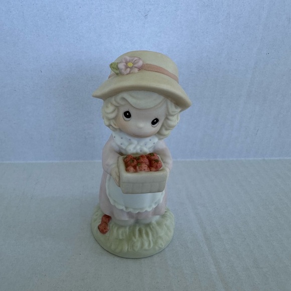 1996 Vintage Precious Moments “You’re The Berry Best” - Picture 1 of 8